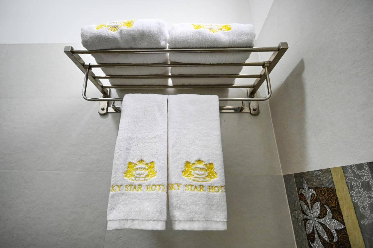 Sky Star Hotel Ho Chi Minh-stad Buitenkant foto